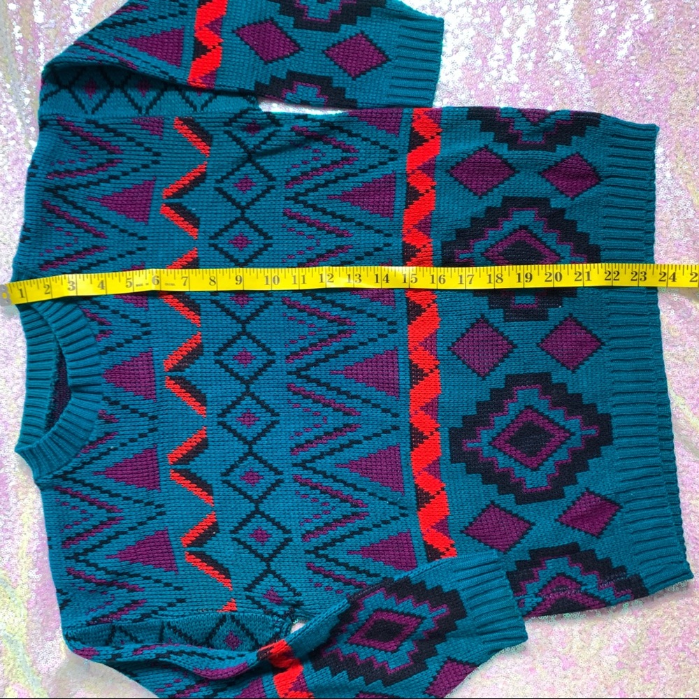 SOLD Vintage geometric hand knit sweater - Picture 8 of 9